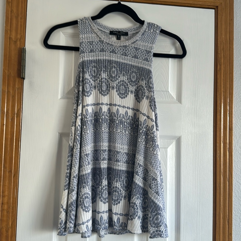 Blue & White Paisley Tank Top Size Medium
